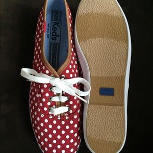 Polka dot sneakers