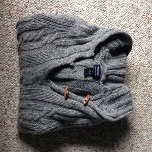 American Eagle Gray knit hooded pullover