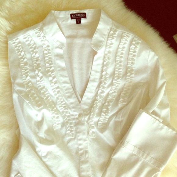 Express white shirt! New!❤️