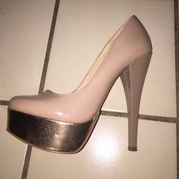HOST PICK 5/5 Nude heels Steve Madden - Picture 2 of 3