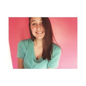 Meet your Posher, Kayla