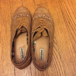 Brown closed flats for sale