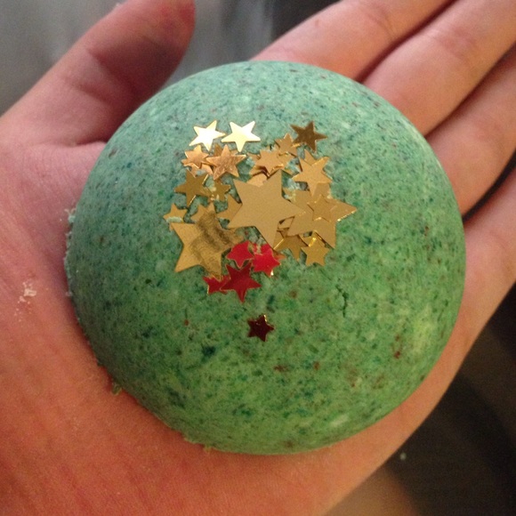 Coconut bath bomb