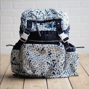 lululemon gym bag: star crushed white.blue