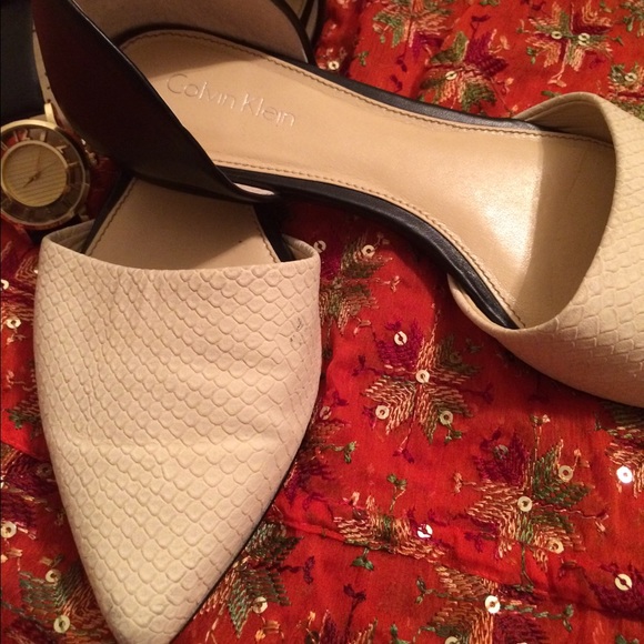 Calvin Klein women's black and white flats sz 61/2