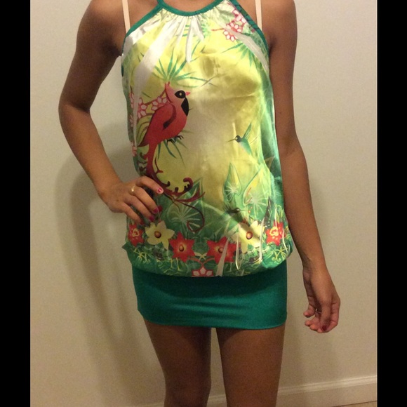 A dress that can be wear as a mini dress or long.