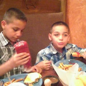 Meet your Posher, Monarrez