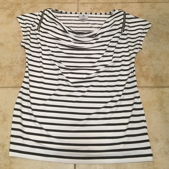Black and white striped top. - Picture 4 of 4