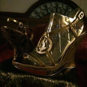 Bronze sandals with crystals