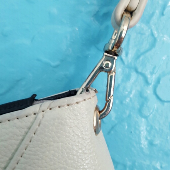 ~ IPhone 5 wallet/wristlet ~ - Picture 4 of 4