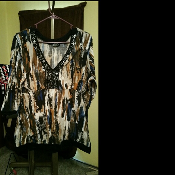 V neck sparks