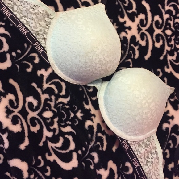 Pink bra - Picture 1 of 4