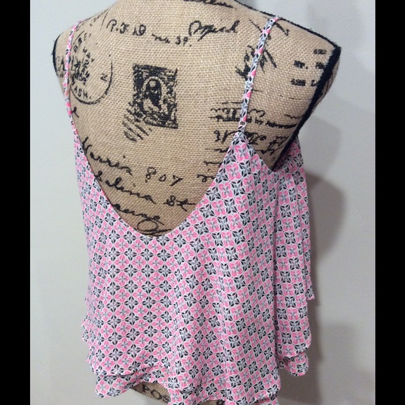 ❌❌SOLD ~~~~Sexy flared crop top - Picture 2 of 2