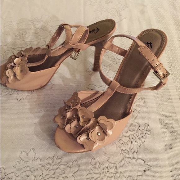 Cute Flower Heels