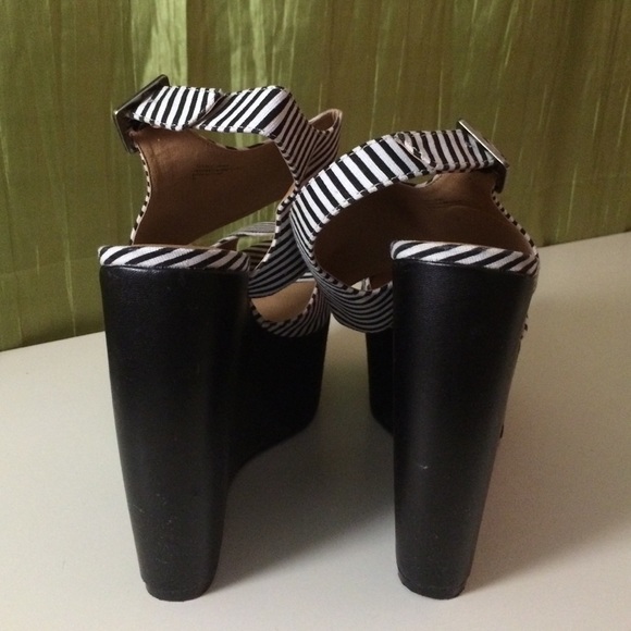 Striped wedge heels - Picture 2 of 4