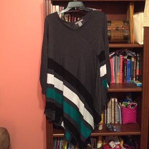 Kate & Mallory handkerchief bottom shirt.