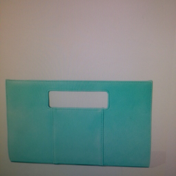 Handbags - Clutch