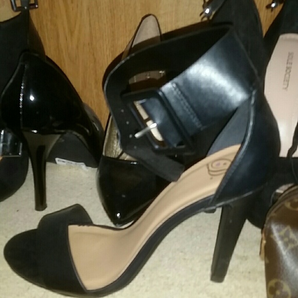 Black strappy sandal