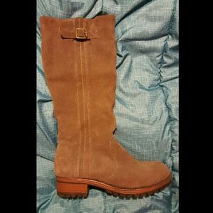 Brown suede boot