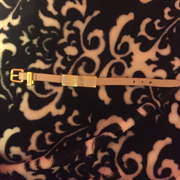 Bracelet - Picture 1 of 3