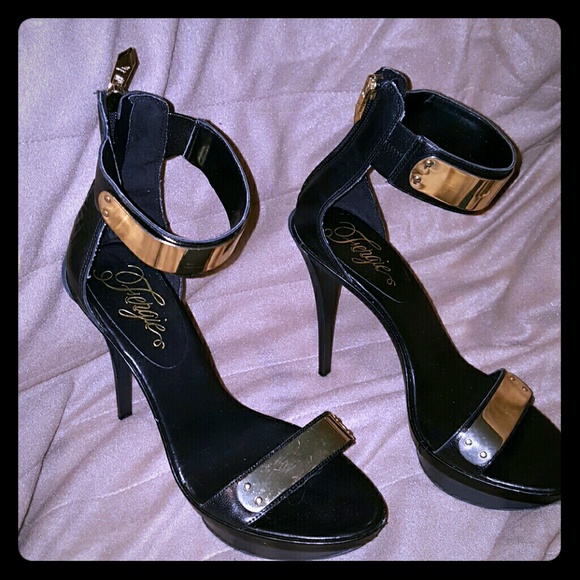 Fergie pumps 8m