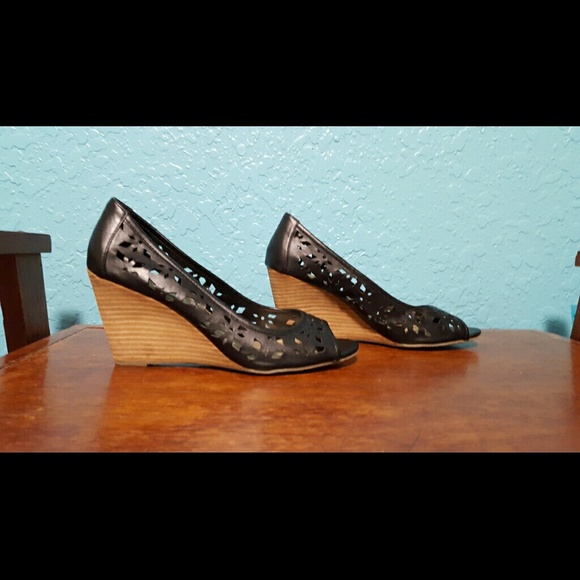 Merona LaserCut PeepToe Wedges