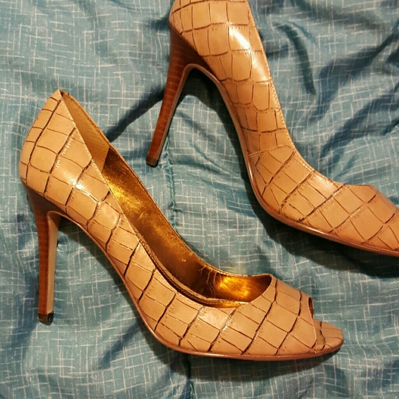 Enzo Angiolini tan heels