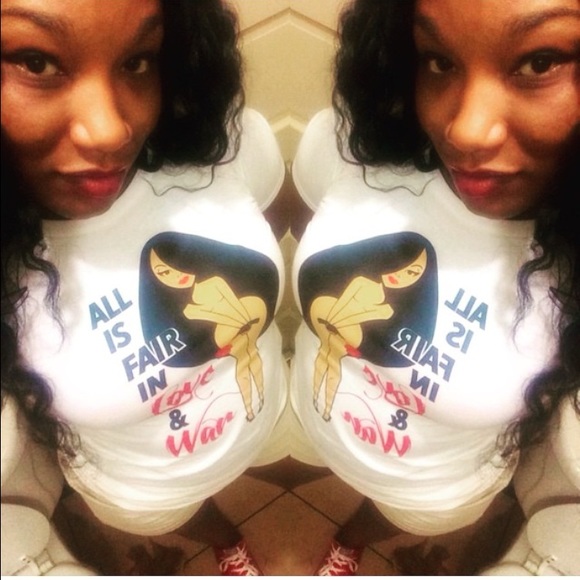 Manic vanity "All is Fair in Love and War" Tee - Picture 3 of 3