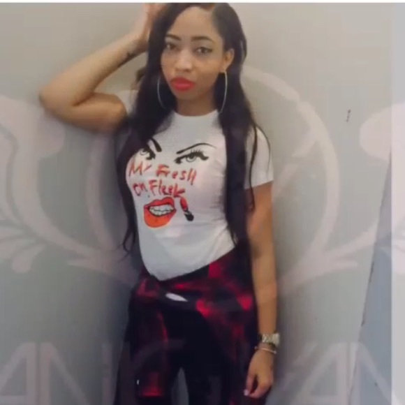 "My Fresh on Fleek" Tee - Picture 3 of 4