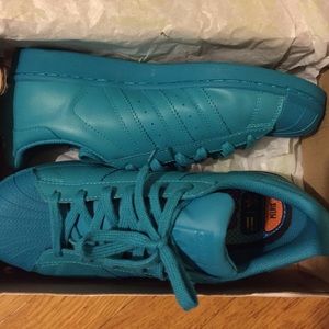 PHARRELL WILLIAMS: ADIDAS SUPER COLOR size 6.5GS.