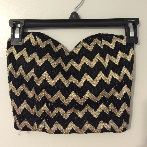 Foreign Exchange cropped gold black chevron top