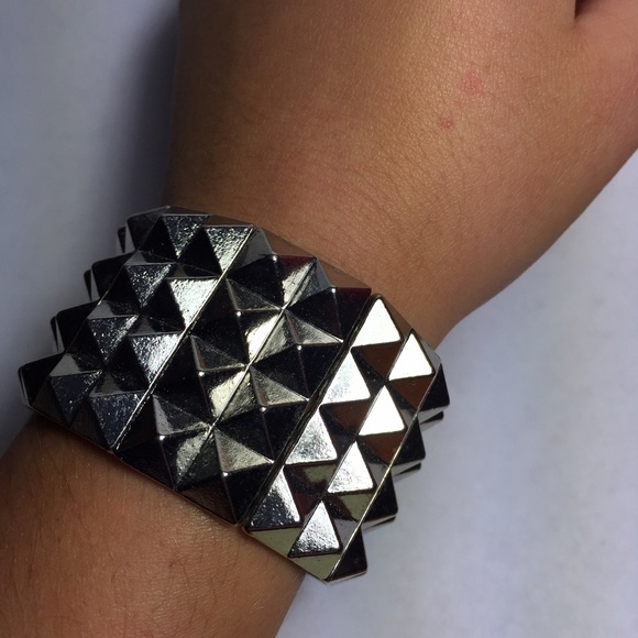 ✨ Studded Stretch Cuff ✨