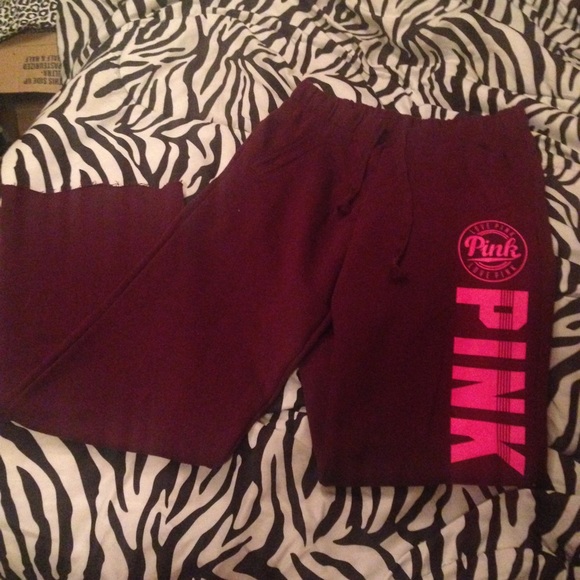 VS PINK Maroon Boyfriend Sweats 💖