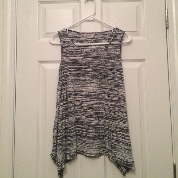 New York & Company Tops - New York & Company flowy tank