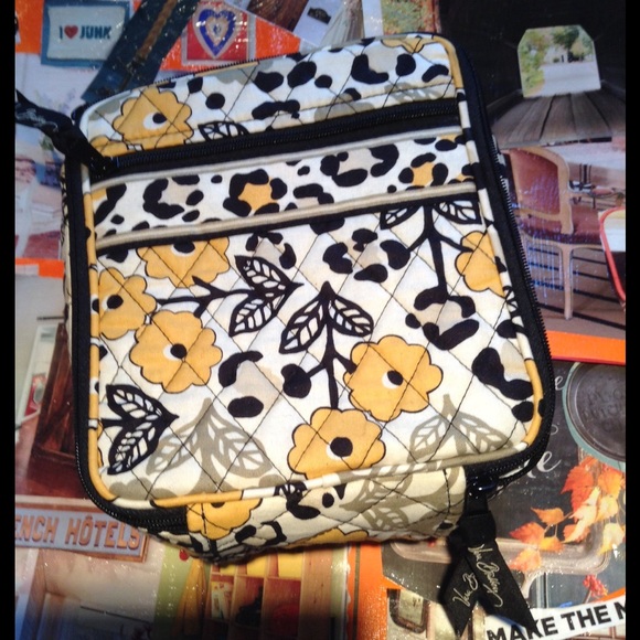 Vera Bradley lunch bag. Beautiful pattern- New