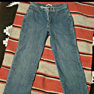 Lee, Classic Fit,  Light wash jeans, Size 6 medium