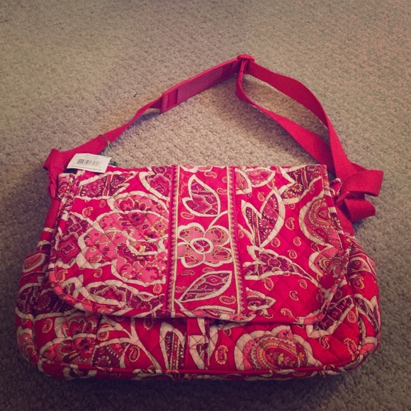 Vera Bradley Handbags - NWT Rosy posies Messenger Bag