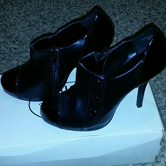 Cute booties - Picture 3 of 4