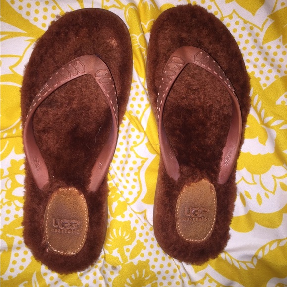 Ugg flip flops