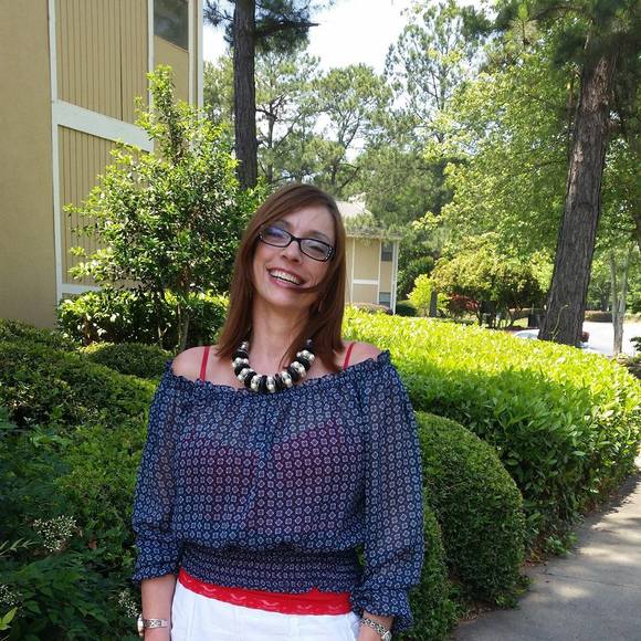 Meet your Posher, Amy