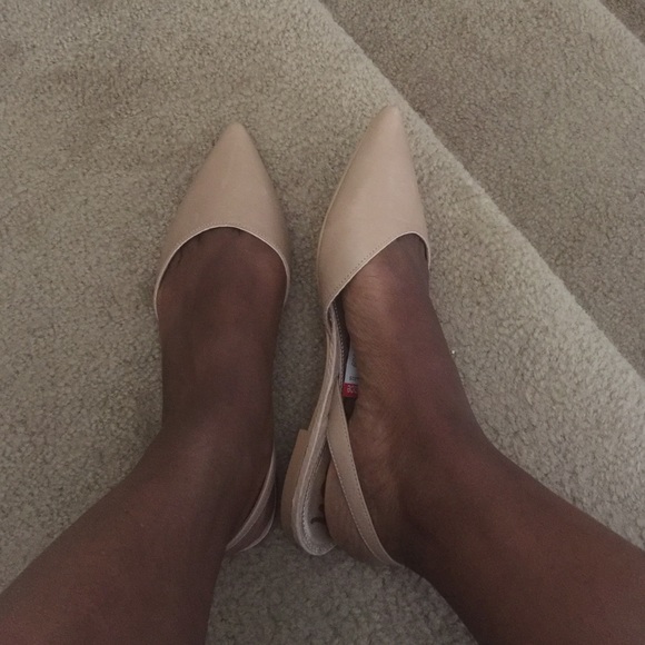 ❌SOLD❌ 🎉2xHP🎊Sam Edelman Classic Nude Flat - Picture 2 of 4
