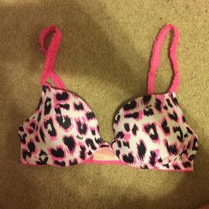 PINK VS WEAR EVERYWHERE DEMI BRA