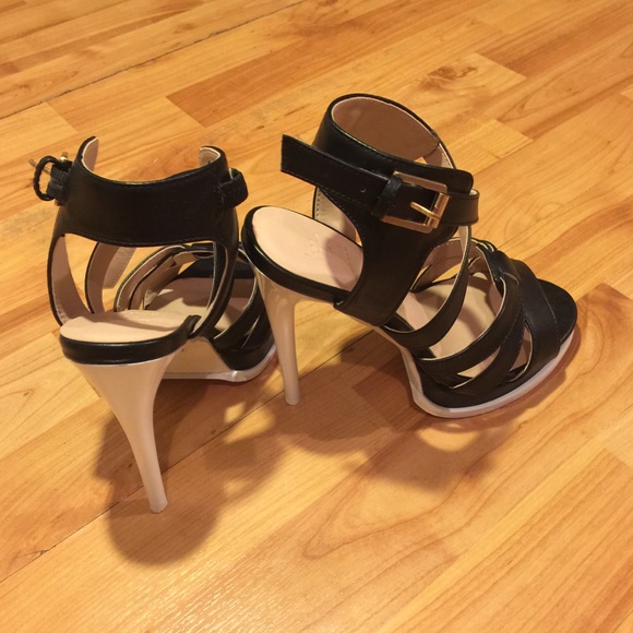 Black and white stiletto by Beau+Ashe size 6