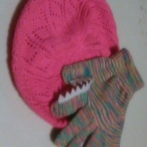 Chopping teeth gloves and pink cap