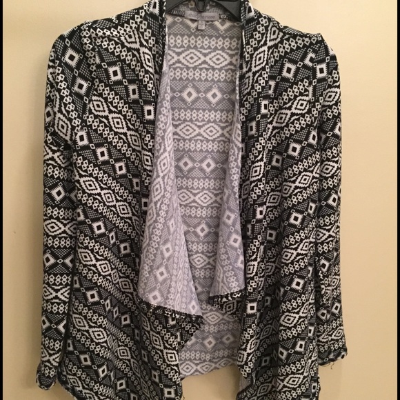Aztec print Charlotte Russe cardigan - Picture 2 of 2