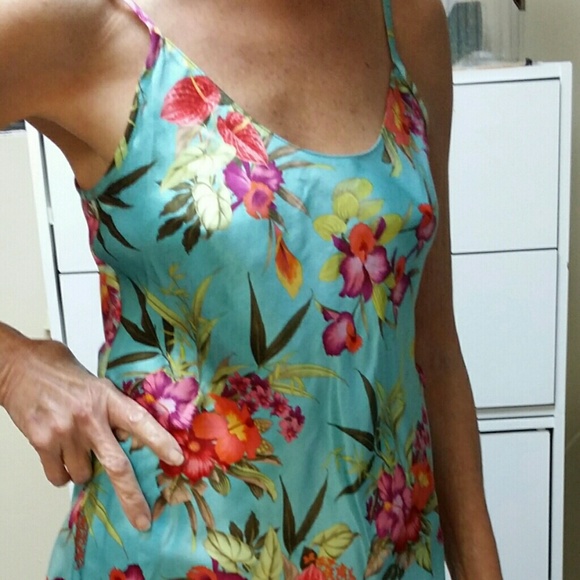 Victoria Secret Nighty - Picture 1 of 3