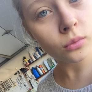 Meet your Posher, Olivia