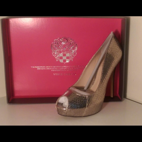 💥SOLD💥 Vince Camuto Lorimina