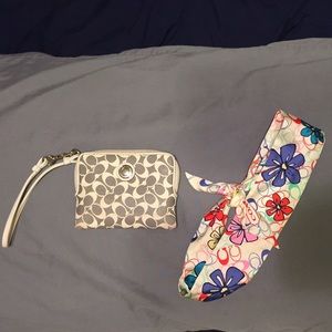 SALE! 🎉Coach wristlet with silk Coach headband