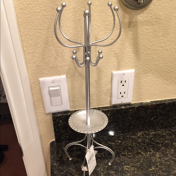 Jewelry holder